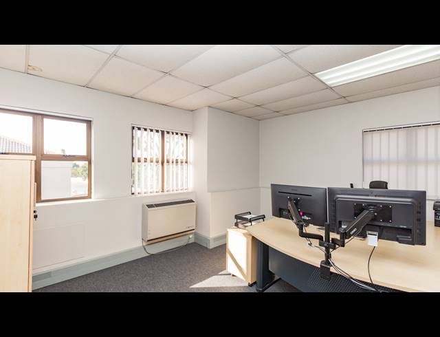 255M² OFFICE FOR SALE IN ROBINDALE